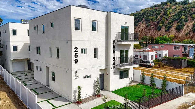 $5,250 | 259 South Ave 54, Los Angeles, CA 90042