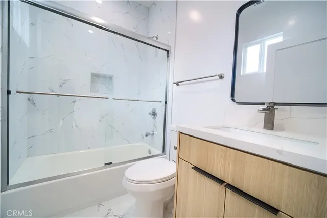 $5,250 | 259 South Ave 54, Los Angeles, CA 90042