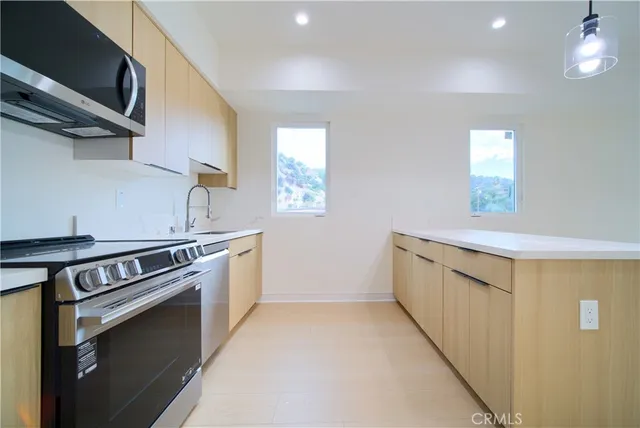 $5,250 | 259 South Ave 54, Los Angeles, CA 90042