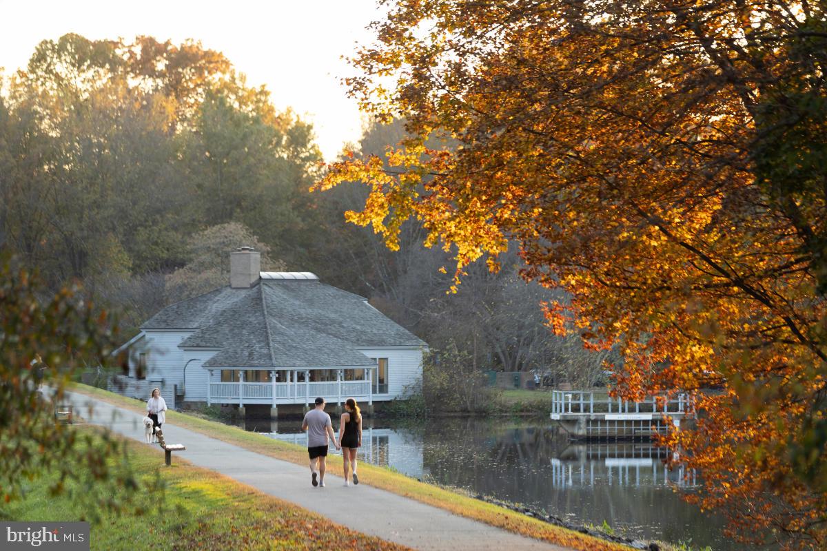 1533 Northgate Square, Unit 11B Reston, VA 20190 - Photo 16 of 20 Miles and miles of beautiful trails
