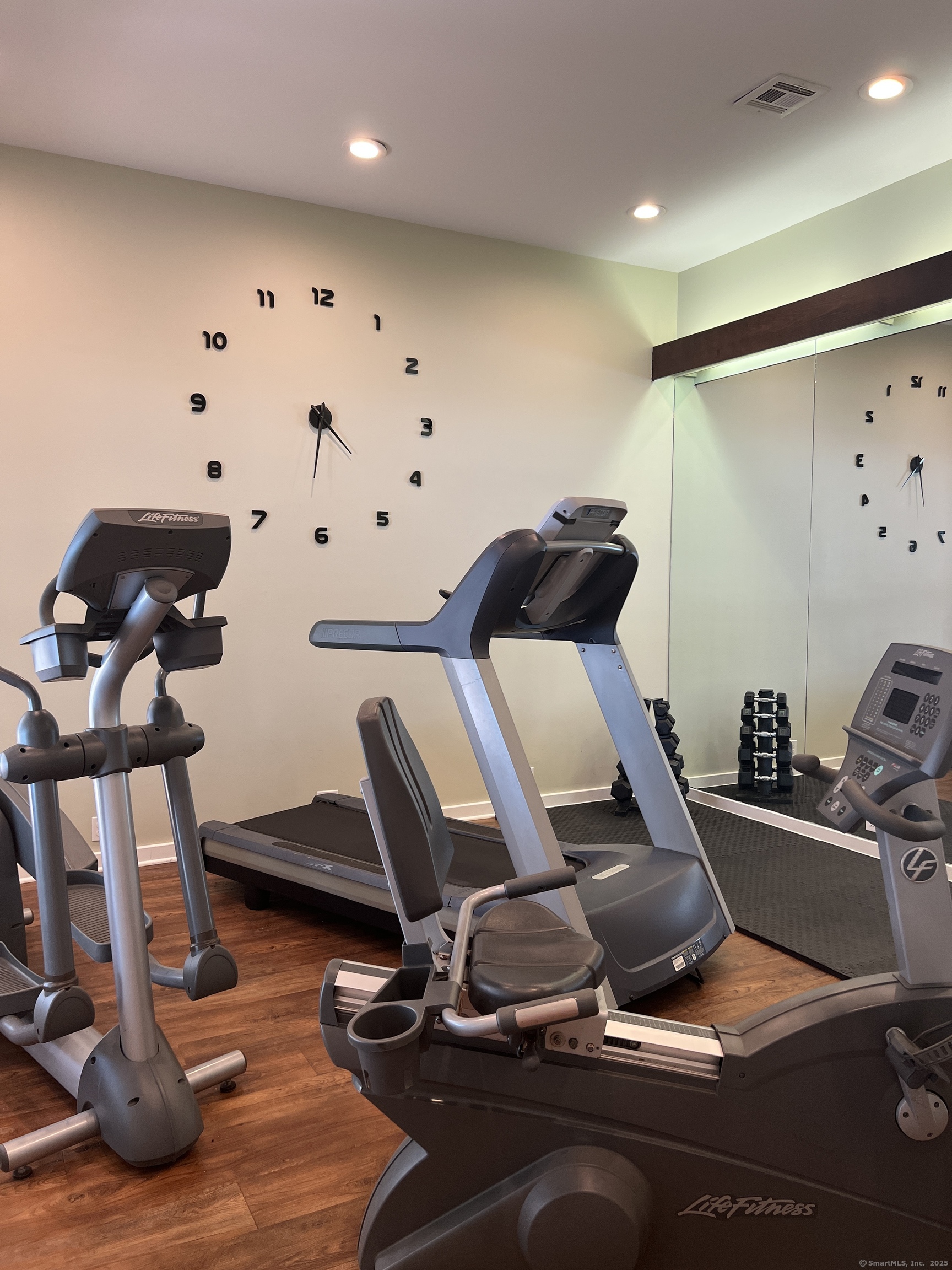 1623 Old Pond Lane, Unit 1623 Norwich, CT 06360 - Photo 27 of 40 a room with gym equipment