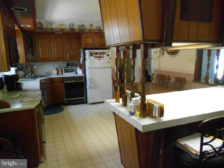 6 Shakespeare Drive Sinking Spring, PA 19608 - Photo 7 of 12 Gallery Image 7