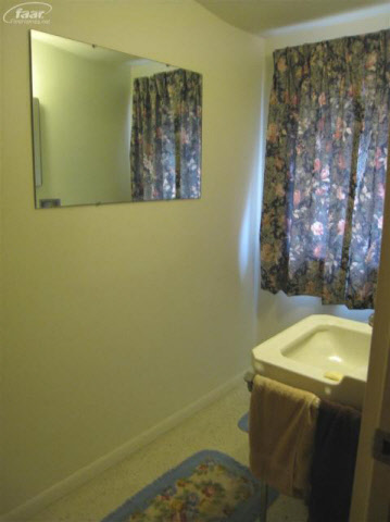 12241 East Potter Road Davison, MI 48423 - Photo 14 of 23 20201577-13.JPG