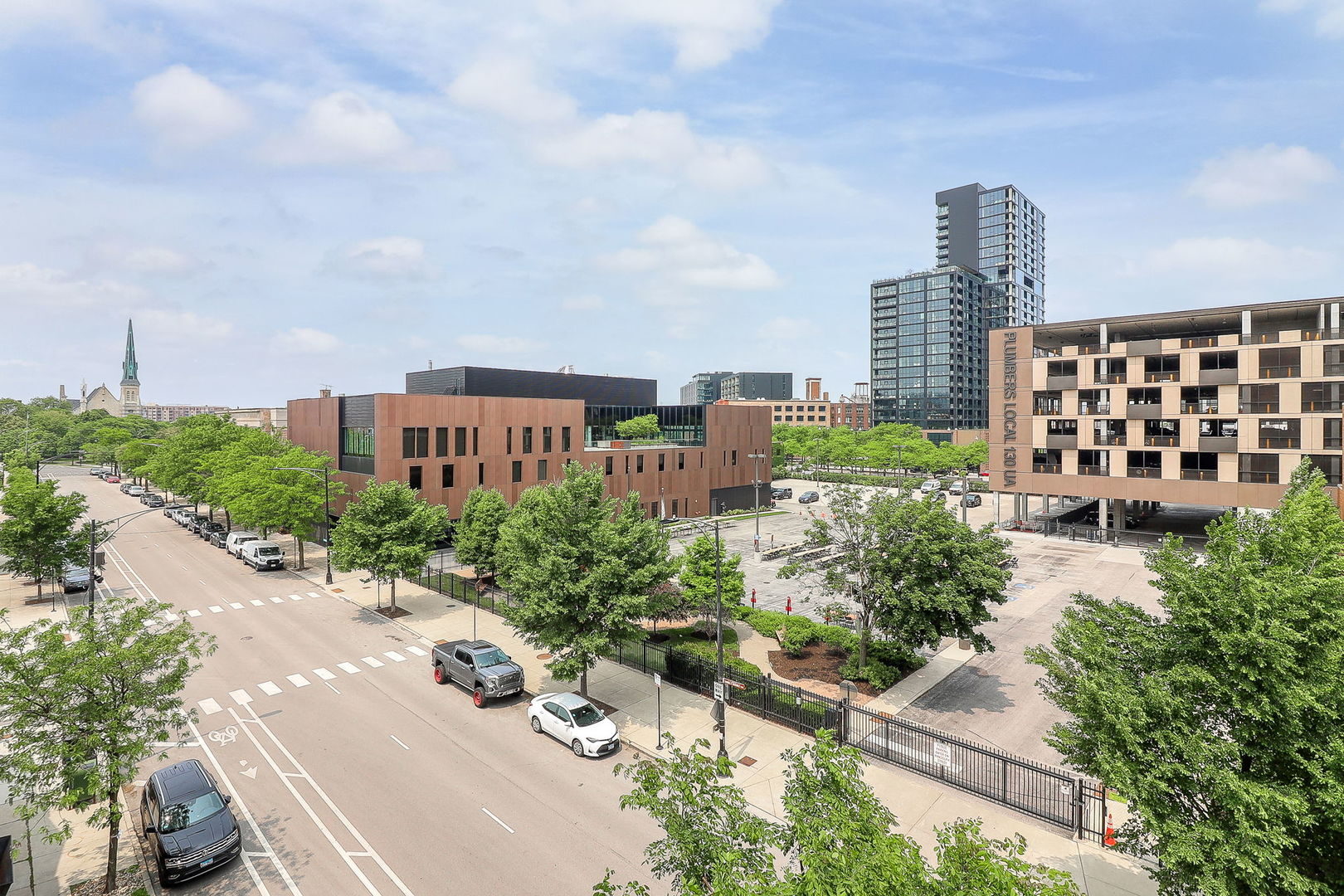 1355 West Washington Boulevard, Unit 4A Chicago, IL 60607 - Photo 15 of 24 a view of a city that has tall buildings