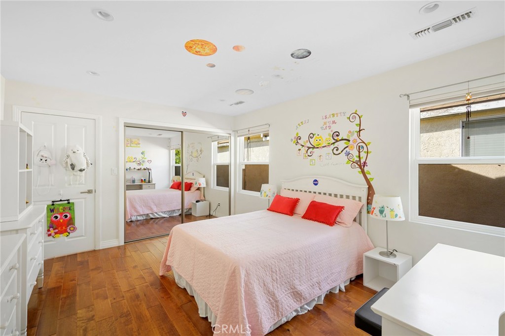 2040 West Kenneth Road Glendale, CA 91201 - Photo 28 of 64