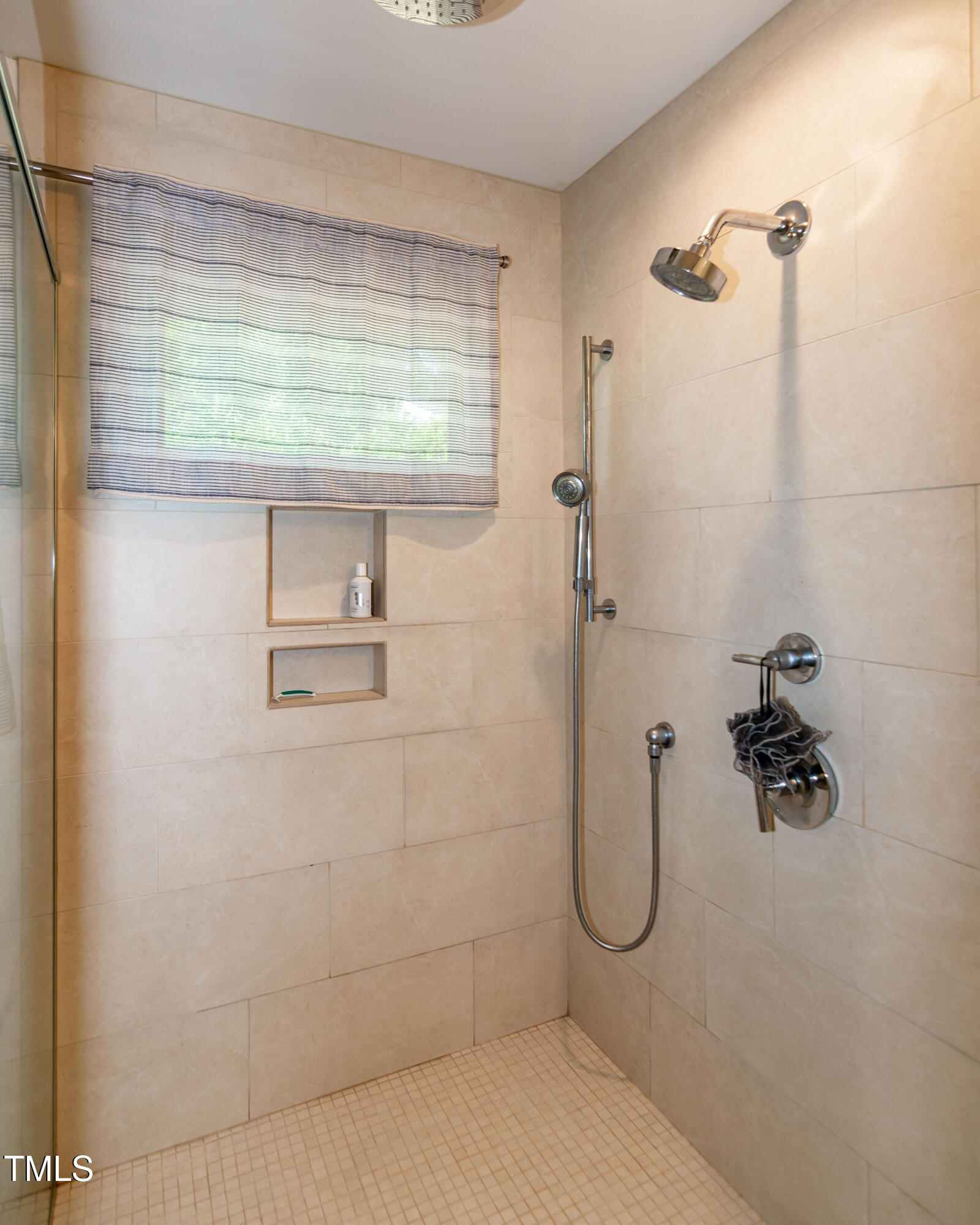 3711 Corbin Street Raleigh, NC 27612 - Photo 27 of 65 RJP_X_5213