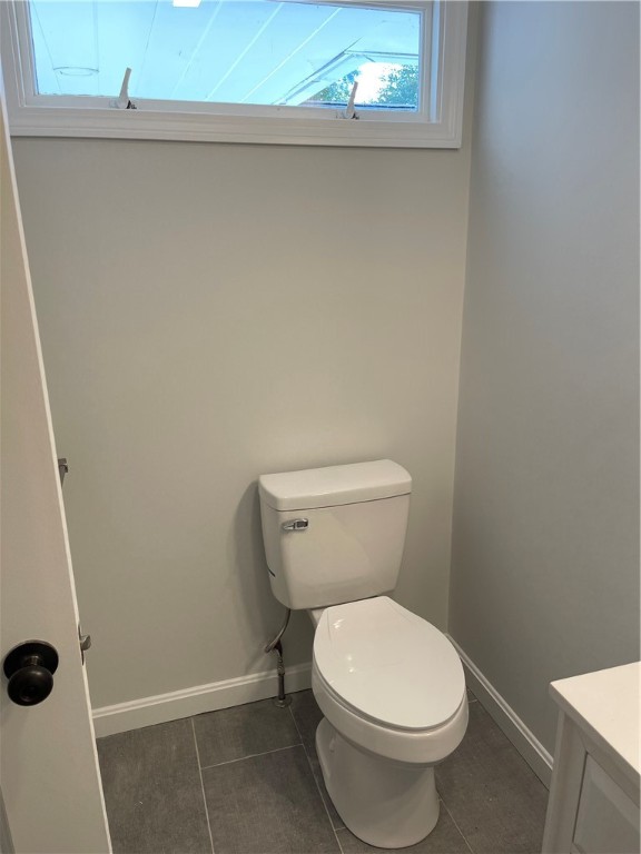 83 Amherst Road Cranston, RI 02920 - Photo 12 of 23