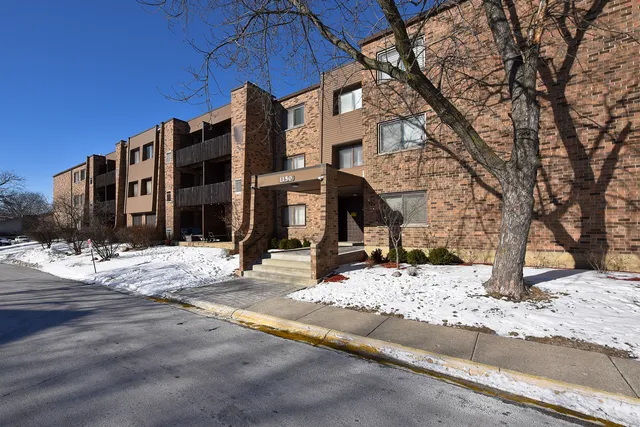 $129,900 | 1150 East Randville Drive, Unit 1N, Palatine, IL 60074