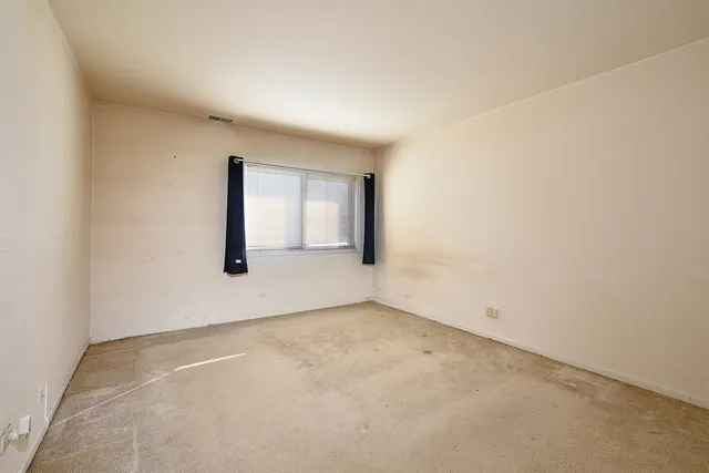 $129,900 | 1150 East Randville Drive, Unit 1N, Palatine, IL 60074