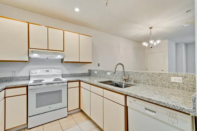 $638,000 | 951 South 12th Street, Unit 102, San Jose, CA 95112