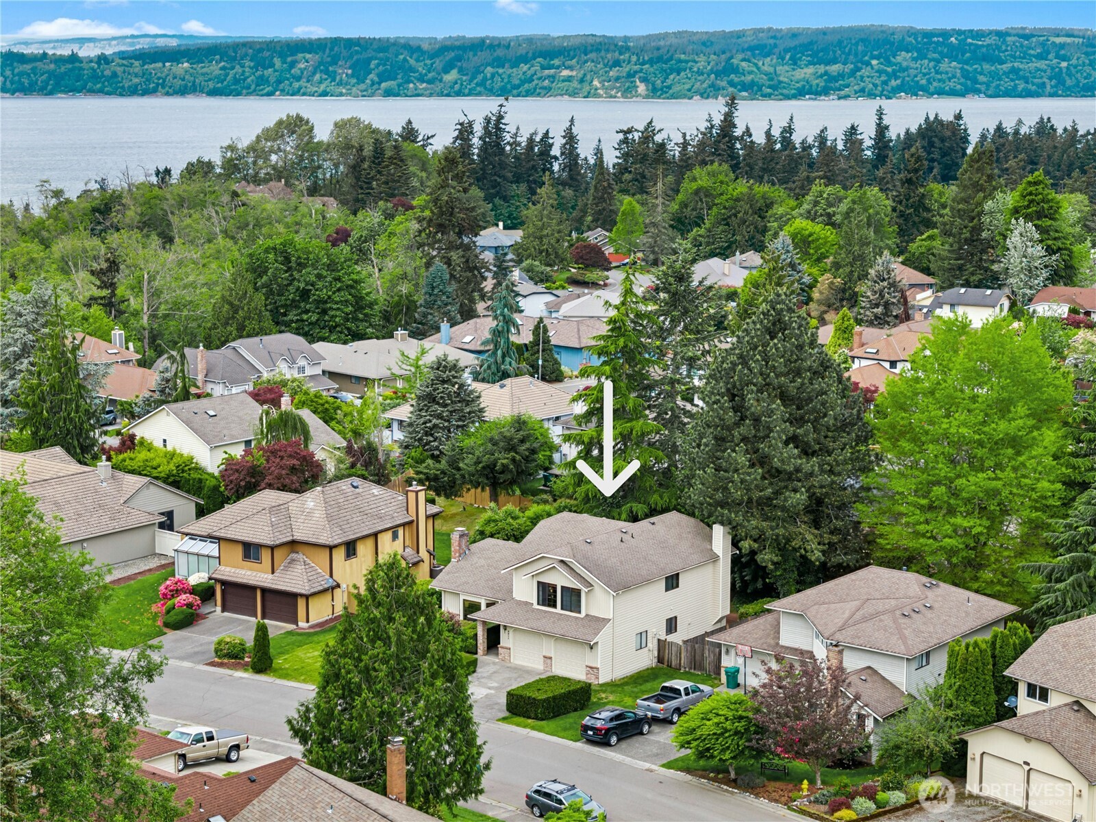 5211 103rd Street Southwest, Unit SW Mukilteo, WA 98275 - Photo 35 of 40 an aerial view of multiple house