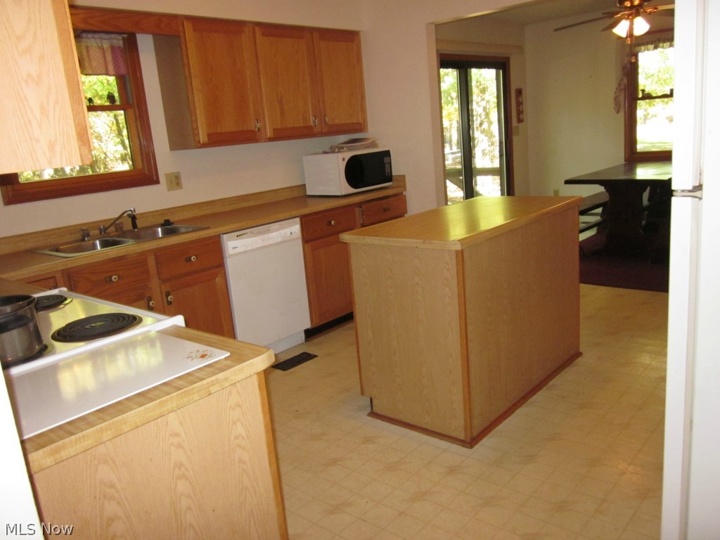 9565 Cable Line Road Diamond, OH 44412 - Photo 4 of 23