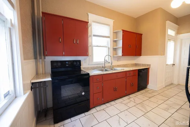 $204,900 | 616 East Charles Street, Muncie, IN 47305