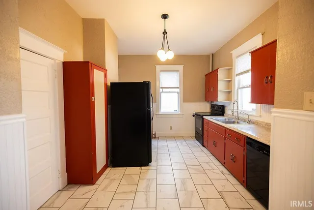 $204,900 | 616 East Charles Street, Muncie, IN 47305