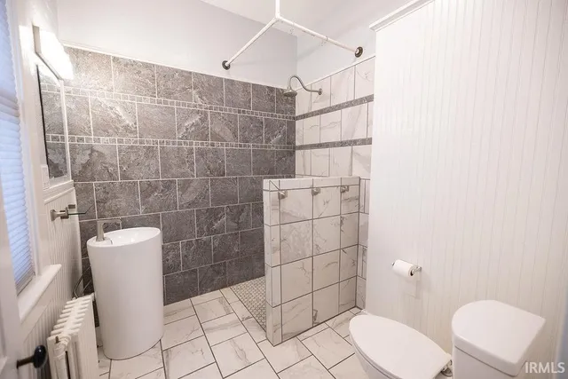 $204,900 | 616 East Charles Street, Muncie, IN 47305