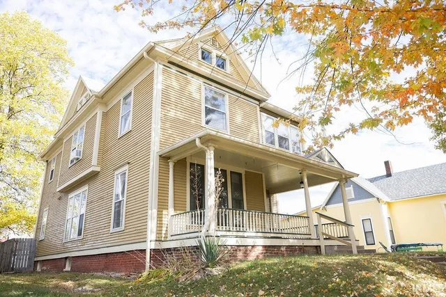 $204,900 | 616 East Charles Street, Muncie, IN 47305