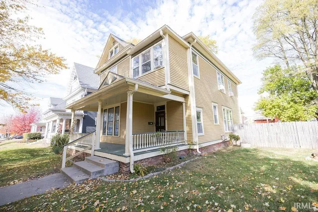 $204,900 | 616 East Charles Street, Muncie, IN 47305