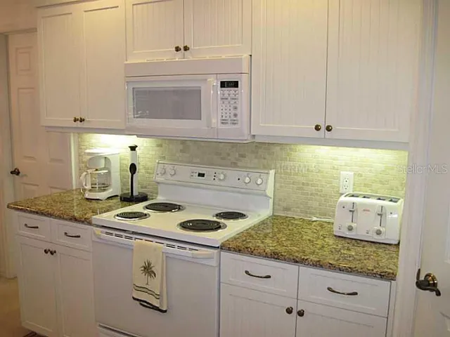 $2,900 | 14016 Willow Glen Court, Unit 212, Port Charlotte, FL 33953