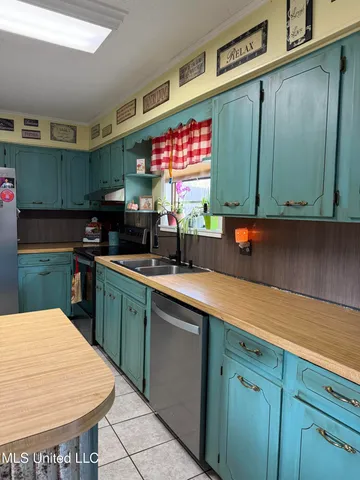 $699,900 | 21480 Highway 603, Kiln, MS 39556