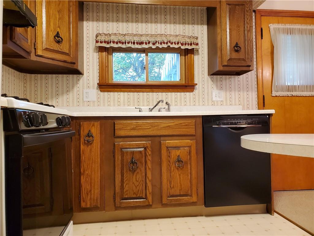 108 Germaine Road Butler, PA 16001 - Photo 4 of 25