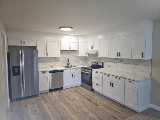 $3,200 | 160 Clarendon Road, Unit A, Pacifica, CA 94044