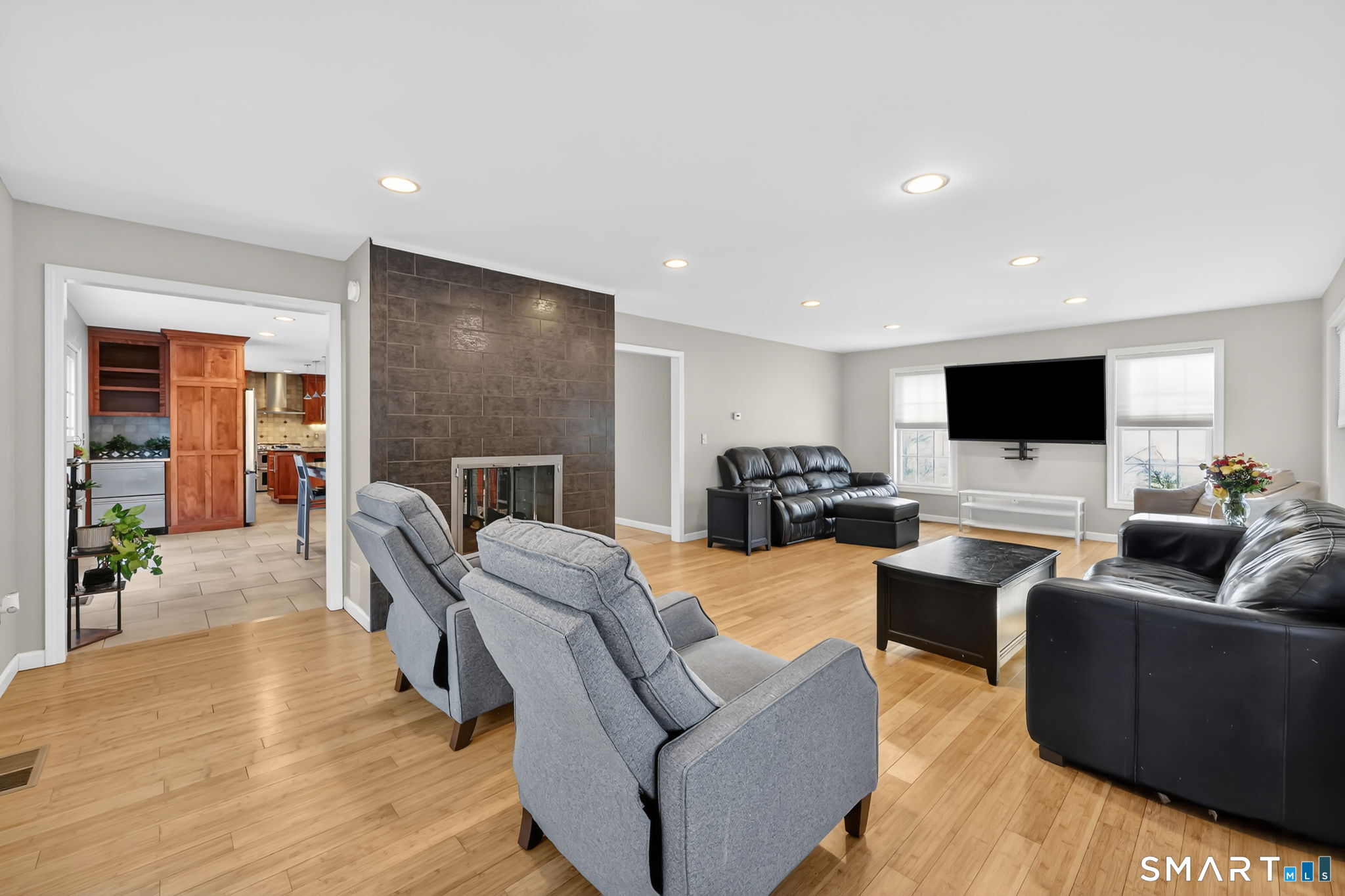 136 Gilbert Lane South Windsor, CT 06074 - Photo 13 of 40