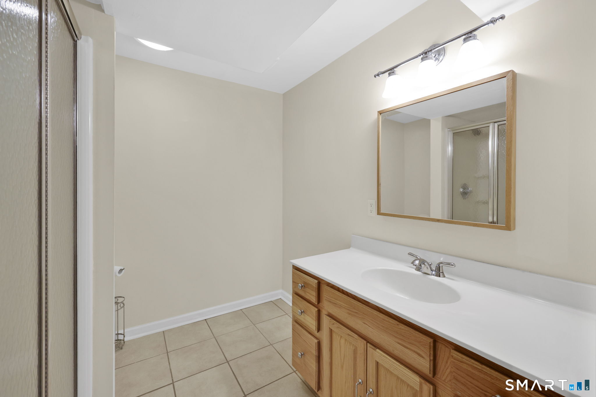 136 Gilbert Lane South Windsor, CT 06074 - Photo 37 of 40