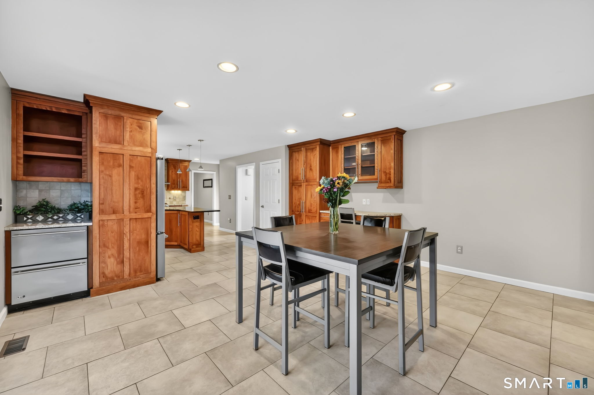 136 Gilbert Lane South Windsor, CT 06074 - Photo 9 of 40