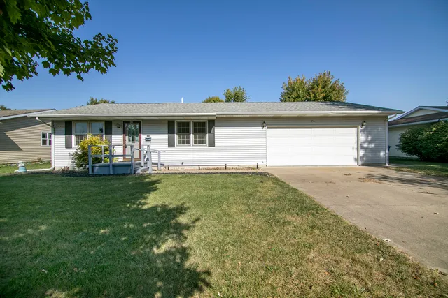 $159,900 | 704 East Ash Street, Watseka, IL 60970