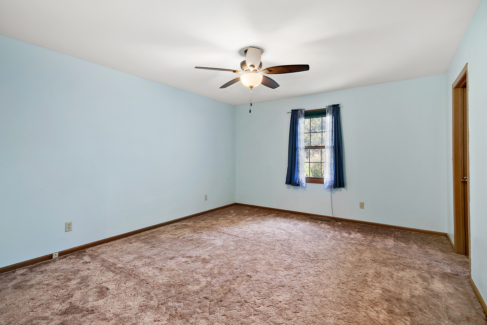 704 East Ash Street Watseka, IL 60970 - Photo 12 of 22