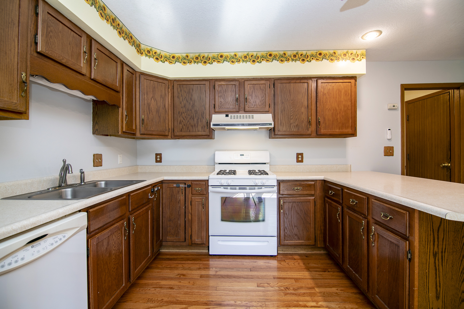 704 East Ash Street Watseka, IL 60970 - Photo 6 of 22