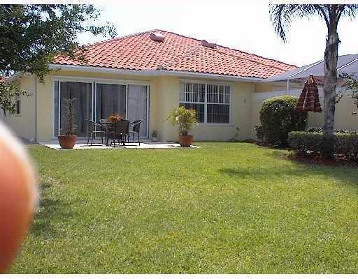 910 Magdalena Road Palm Beach Gardens, FL 33410 - Photo 11 of 20 Isles Back