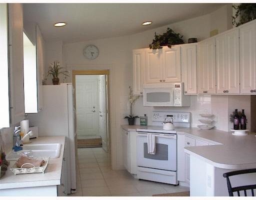 910 Magdalena Road Palm Beach Gardens, FL 33410 - Photo 8 of 20 Isle KItc