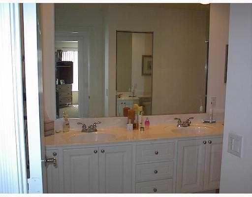 910 Magdalena Road Palm Beach Gardens, FL 33410 - Photo 10 of 20 Isle bath