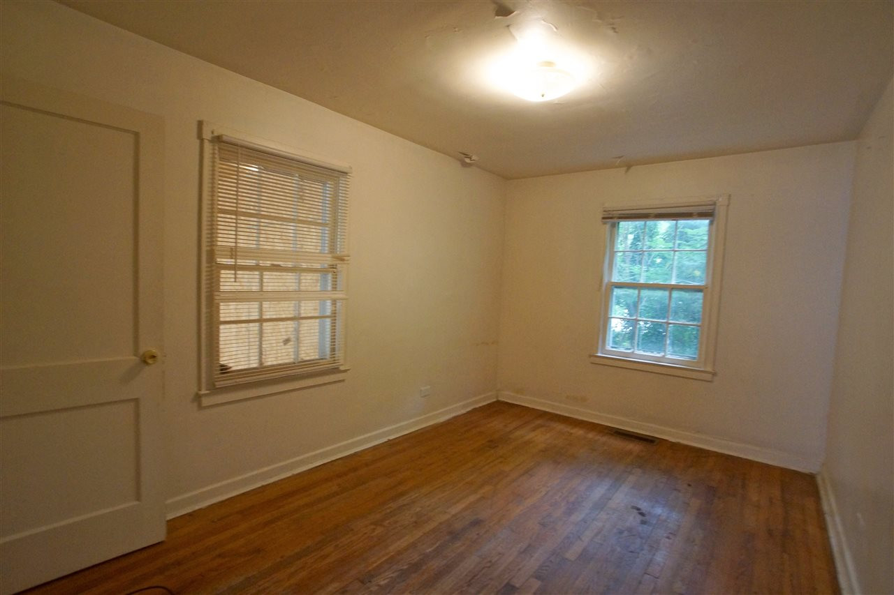 1703 Robinhood Road Durham, NC 27701 - Photo 5 of 11 Photo 5