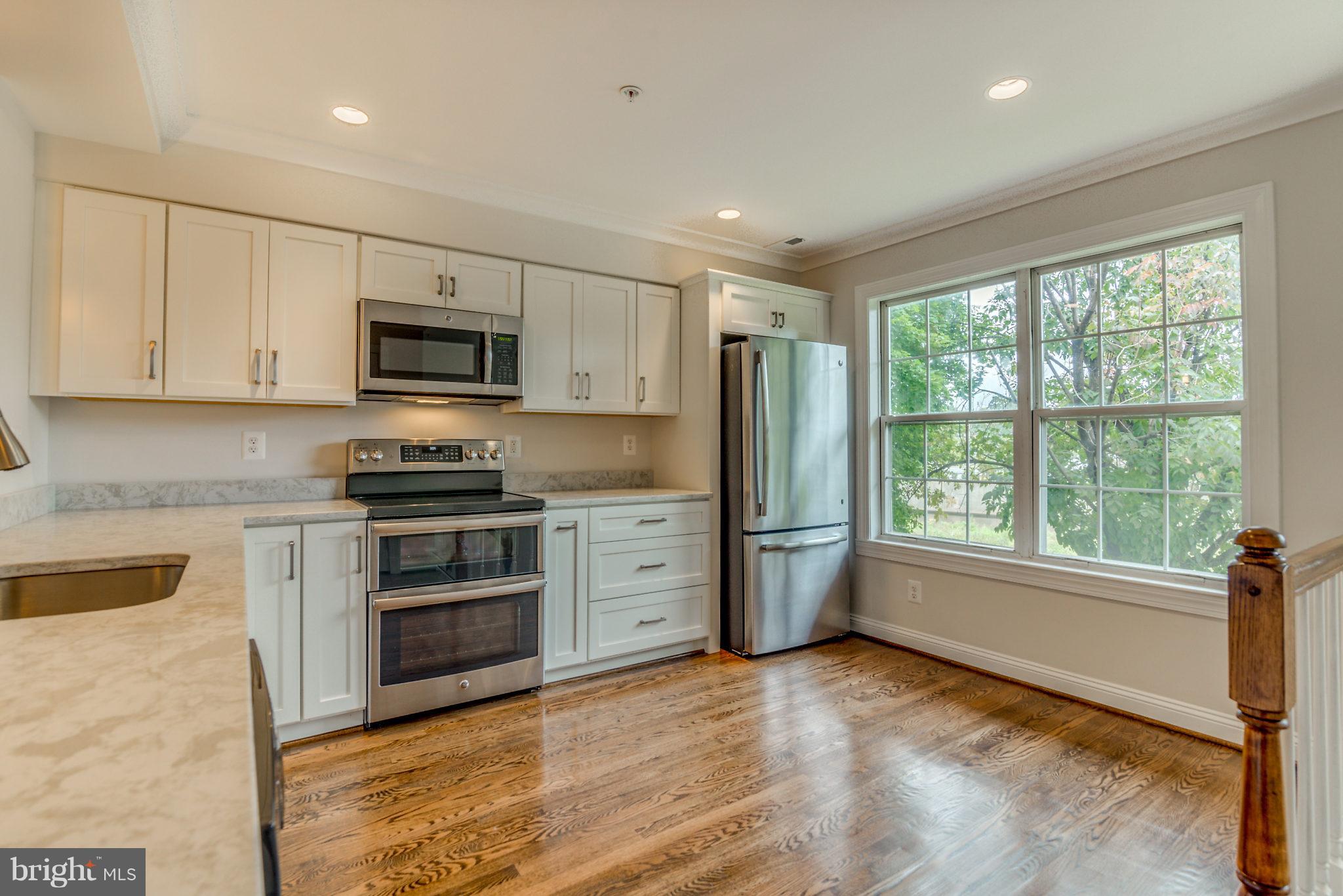 3092 South Glebe Road Arlington, VA 22206 - Photo 7 of 30 Kitchen