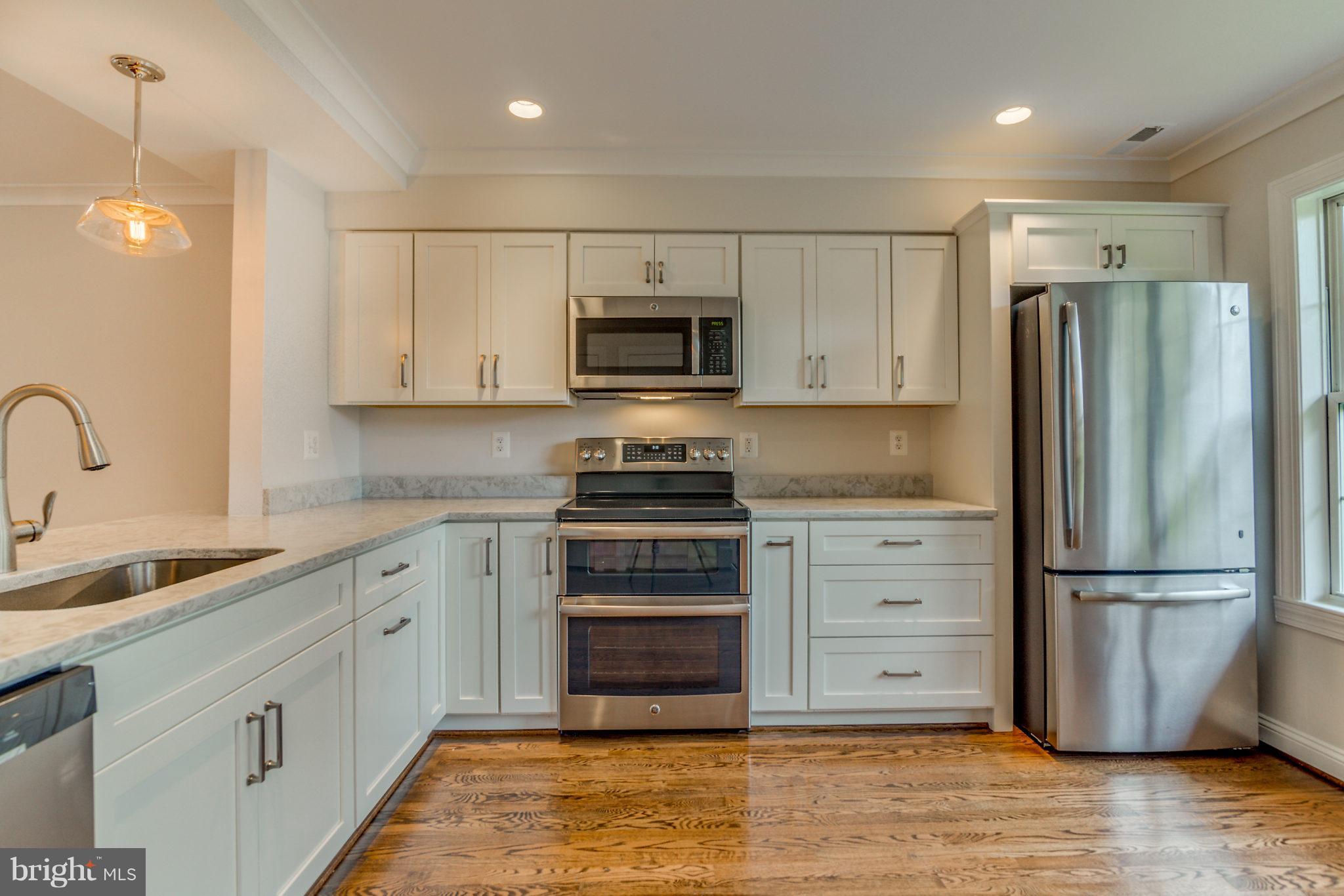 3092 South Glebe Road Arlington, VA 22206 - Photo 9 of 30 Kitchen