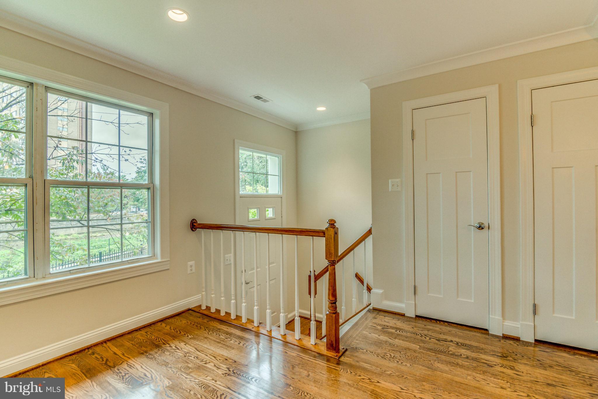 3092 South Glebe Road Arlington, VA 22206 - Photo 10 of 30 Rear entrance from kitchen