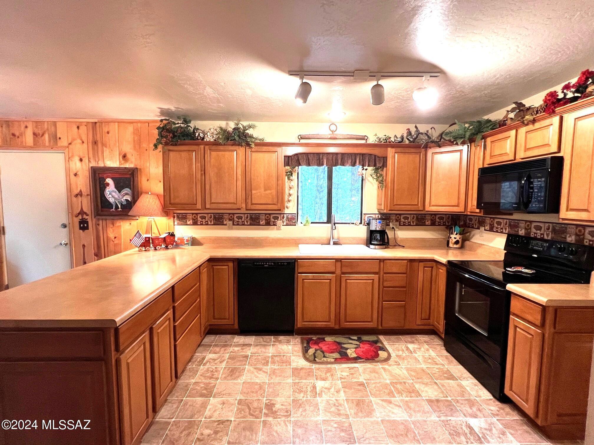 1392 East Rim Road Pinetop, AZ 85935 - Photo 7 of 40 Gallery Image 7