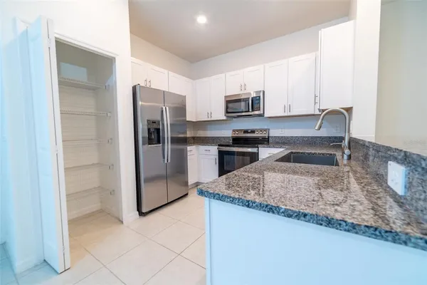 $2,000 | 10173 Honey Hammock Way, San Antonio, FL 33576