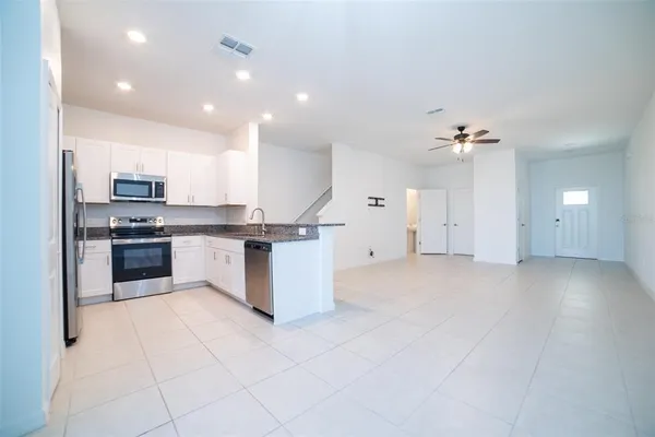 $2,000 | 10173 Honey Hammock Way, San Antonio, FL 33576