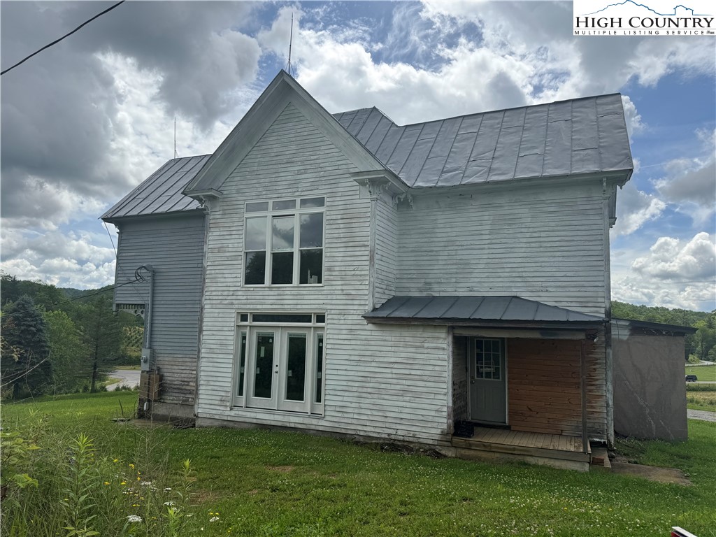 65 Green Gable Road Mouth Of Wilson, VA 24363 - Photo 5 of 30 Gallery Image 5