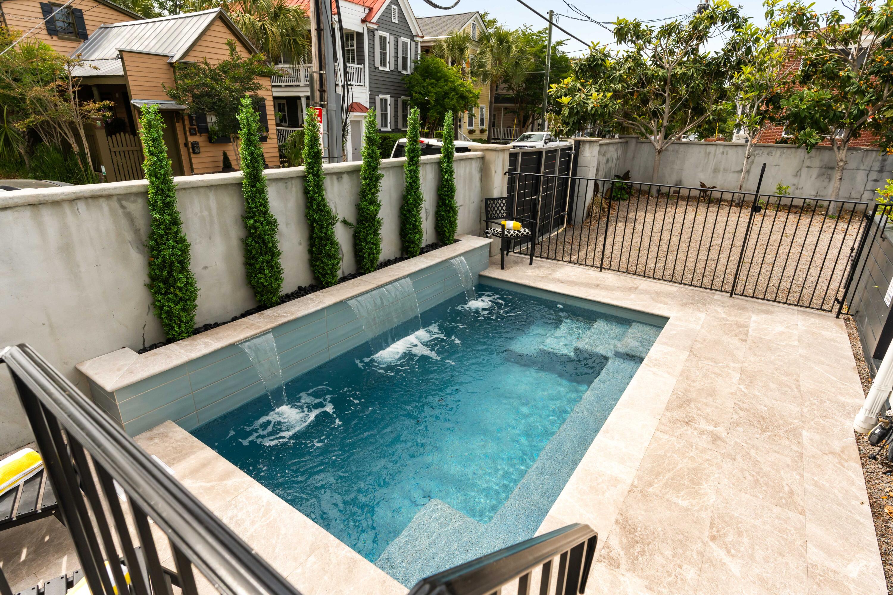 142 Spring Street Charleston, SC 29403 - Photo 11 of 54 DSC03031