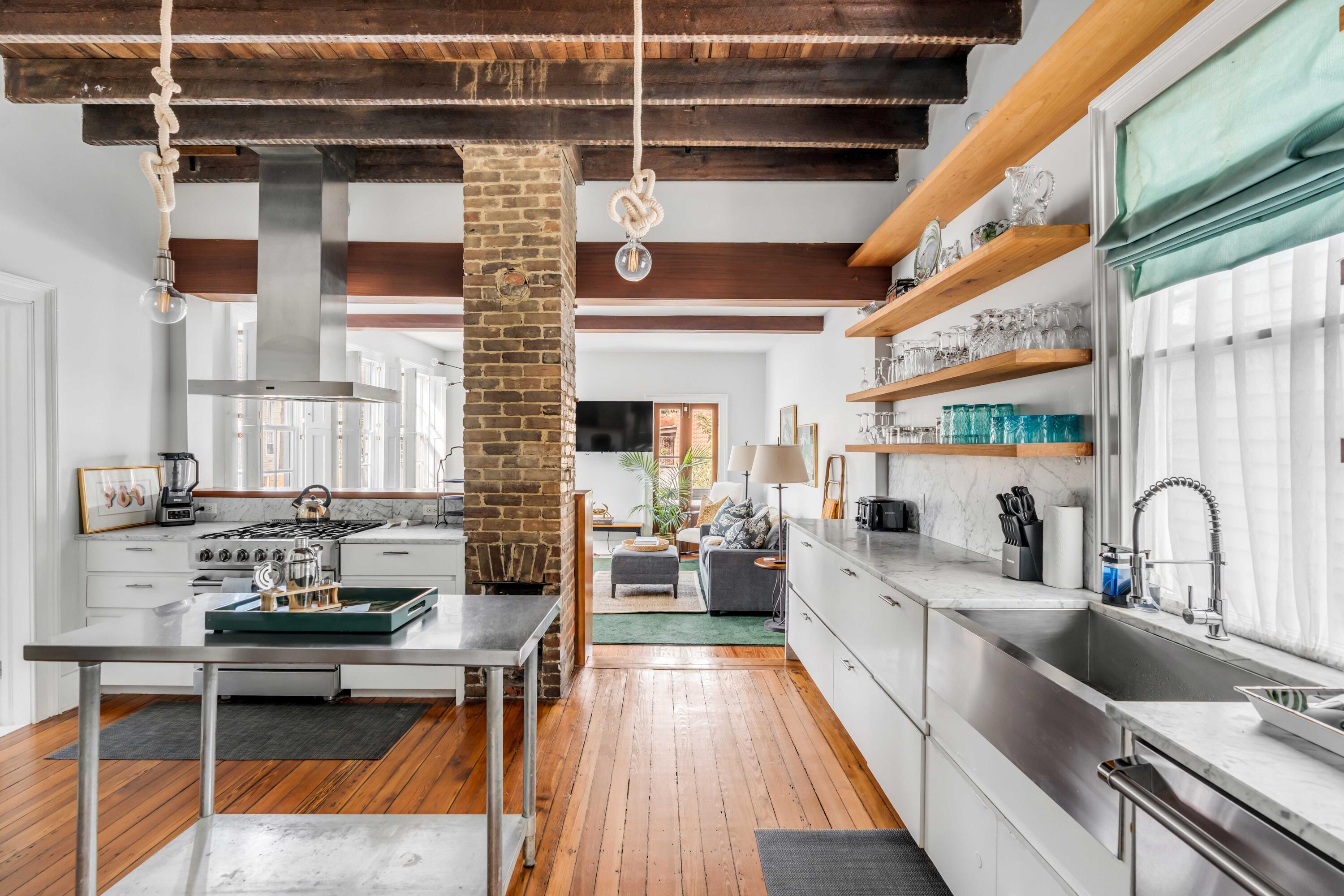 142 Spring Street Charleston, SC 29403 - Photo 3 of 54 DSC03805