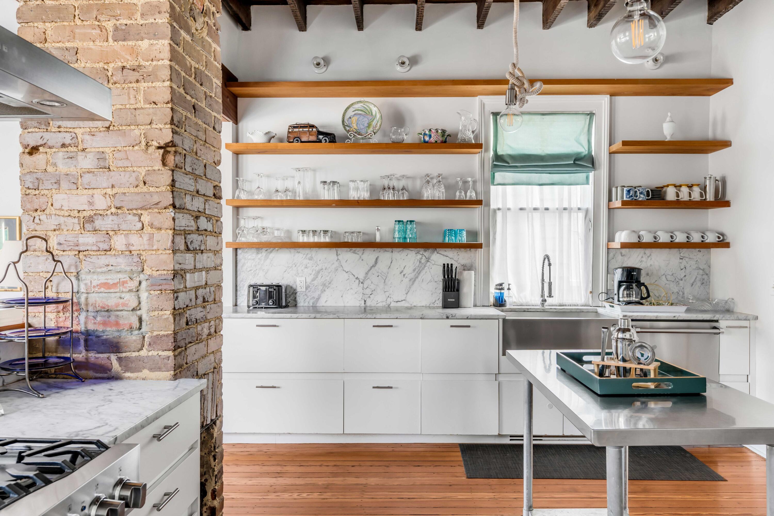 142 Spring Street Charleston, SC 29403 - Photo 6 of 54 DSC03825