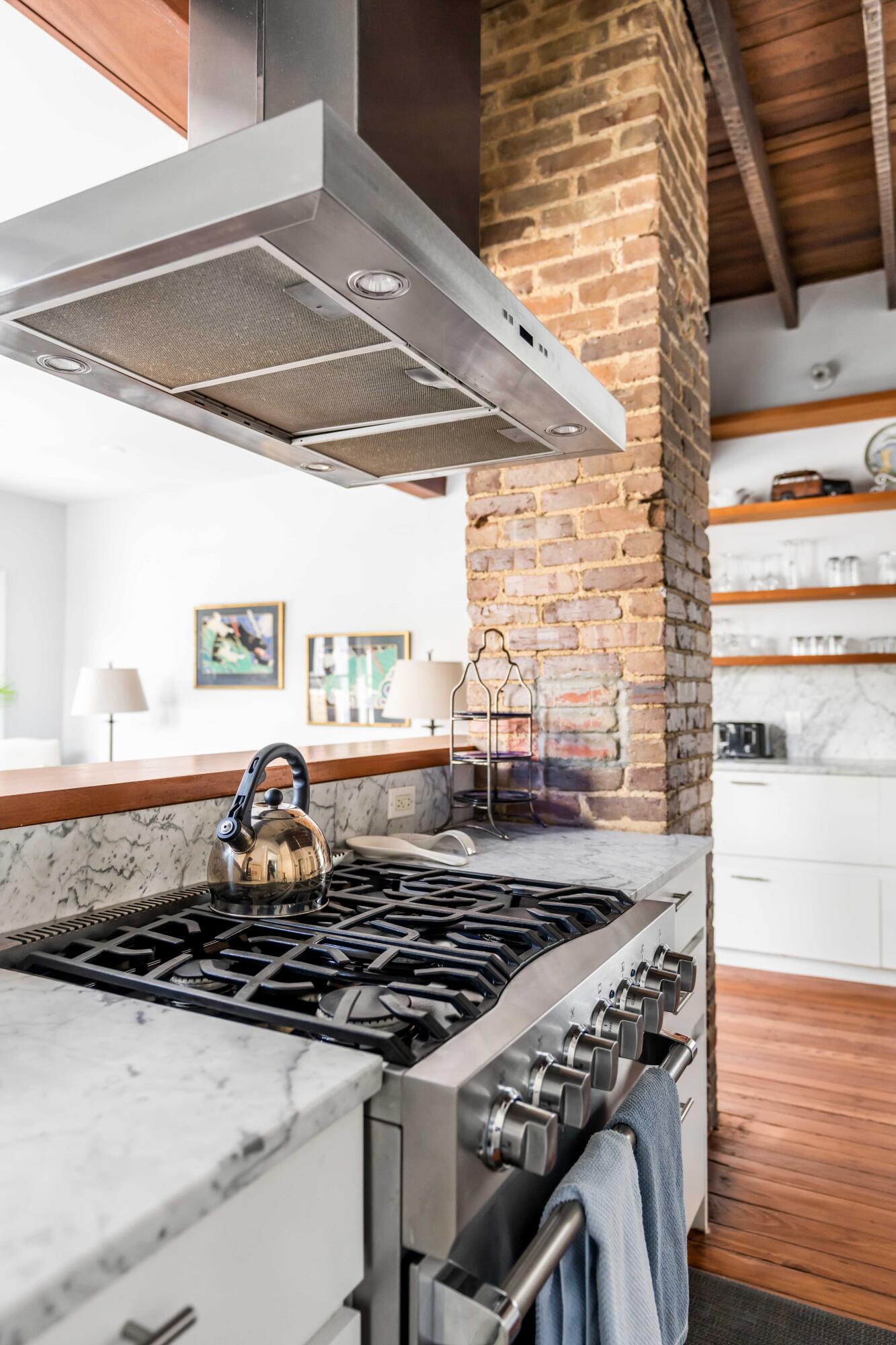 142 Spring Street Charleston, SC 29403 - Photo 8 of 54 DSC03835