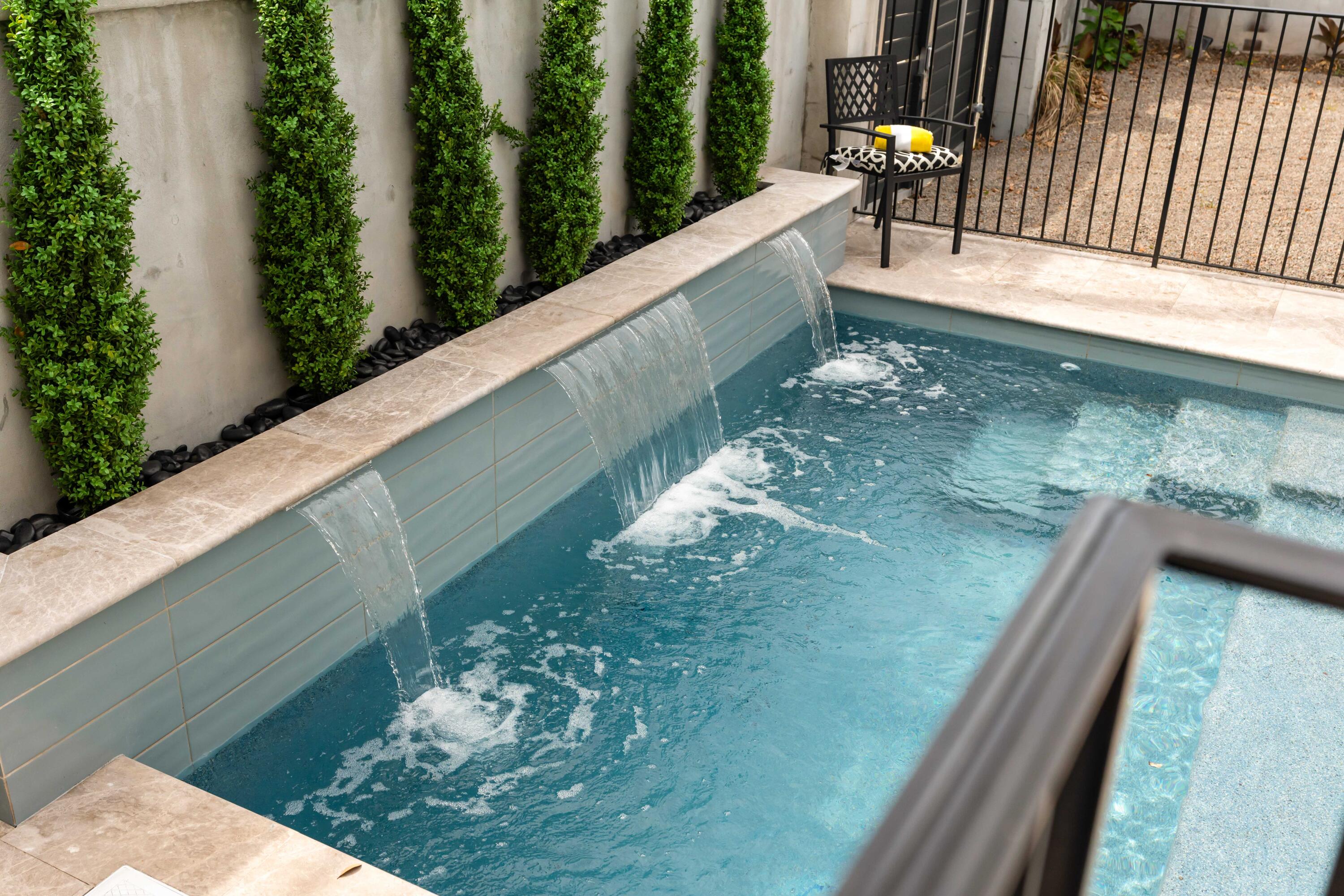 142 Spring Street Charleston, SC 29403 - Photo 10 of 54 DSC03032