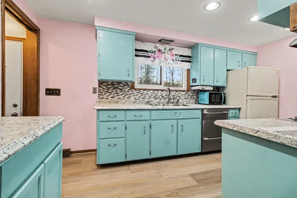 $310,000 | 29025 King Road, Romulus, MI 48174