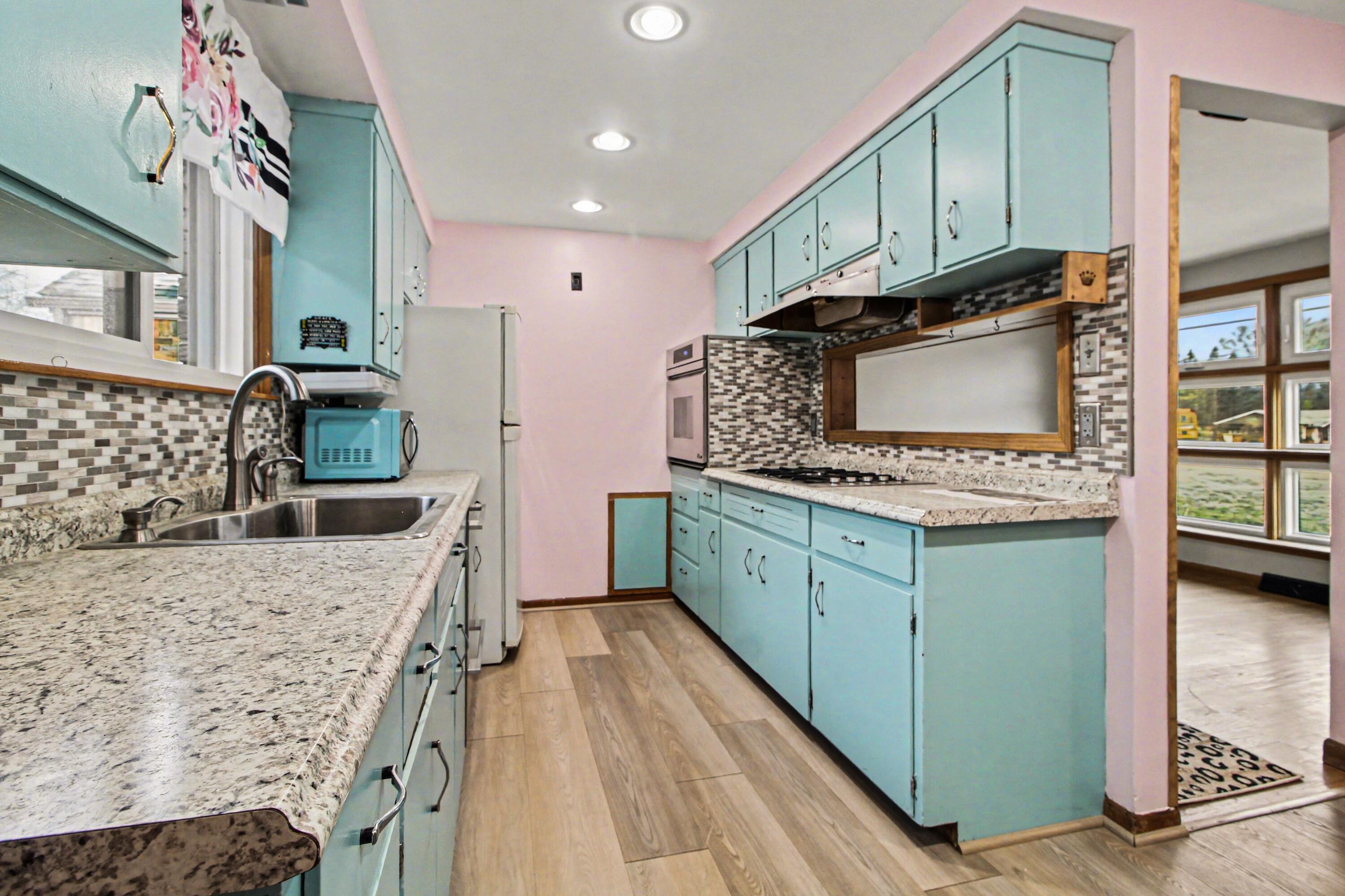 29025 King Road Romulus, MI 48174 - Photo 7 of 18 009_file_6590