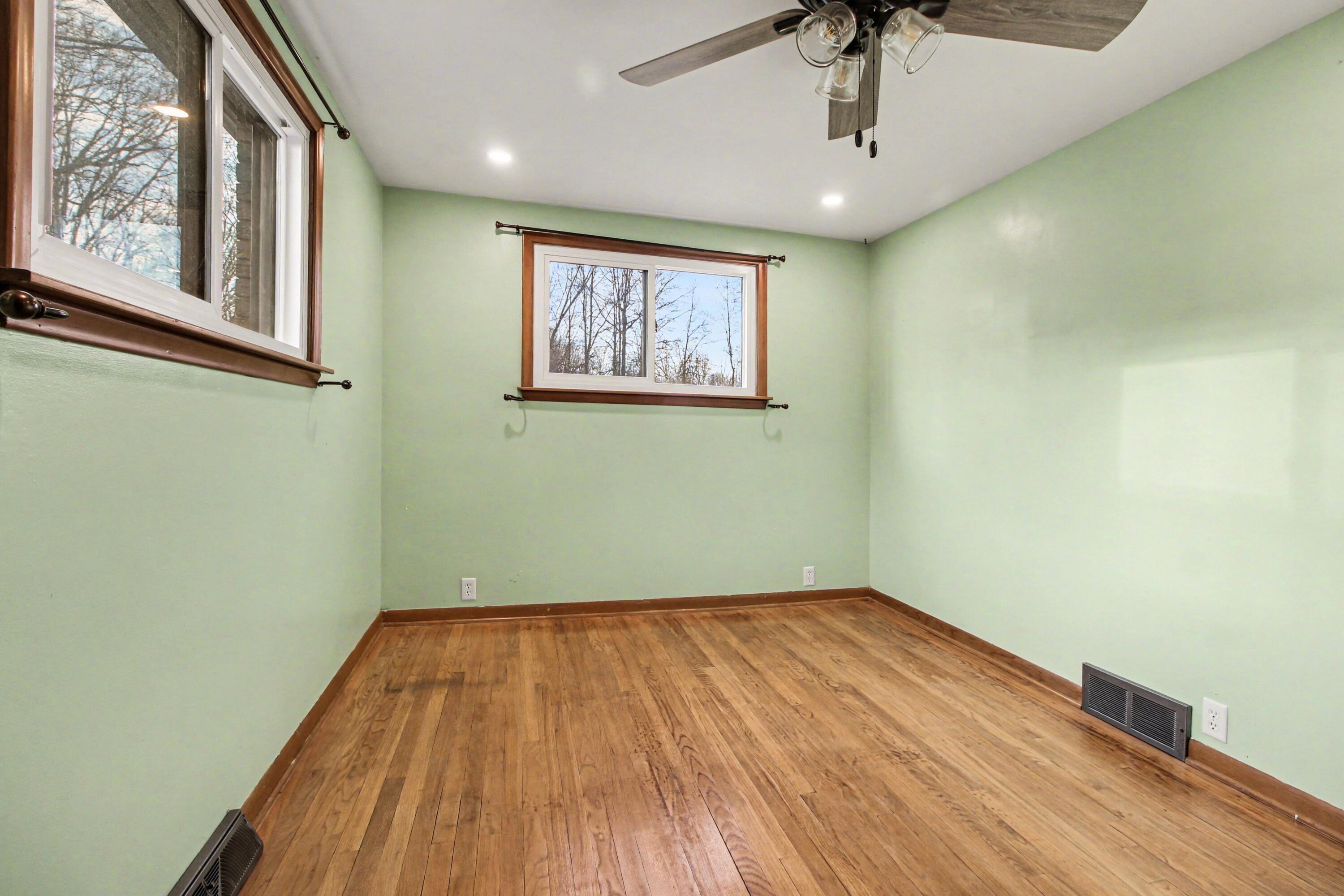 29025 King Road Romulus, MI 48174 - Photo 10 of 18 013_file_5093